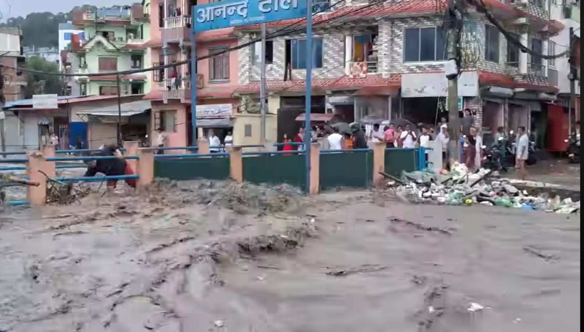 विपद्प्रभावित आवास पुनर्निर्माण नीतिमा उठ्याे आपत्ति, लैङ्गिक समानताका प्रावधान हटाएको आरोप