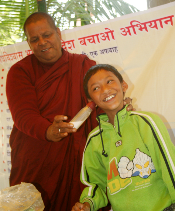 जादू देखाउने बौद्ध भिक्षु